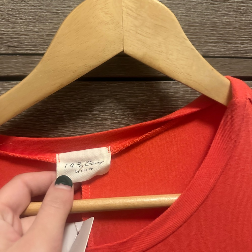 Red T shirt - Picture 1 of 4